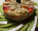 Foto del paso 8 de la receta: Timbal de verduras asadas, queso fresco, aguacate y capellà
