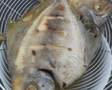 Foto langkah ke 2 dari resep Ikan Bawal Bakar Teflon.