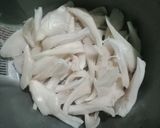 Foto langkah ke 1 dari resep Tumis Jamur Tiram Tahu Kuning.