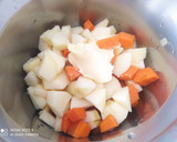 Foto del paso 2 de la receta: Crema de verduras con manzana y peras