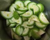 A picture of step 1 of Spiny gourd sabji.