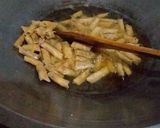 Foto langkah ke 6 dari resep Sumpia Krenyes Abon Serundeng.