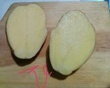 Foto langkah ke 1 dari resep Potato Wedges Panggang Teflon.