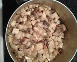 A picture of step 3 of Gluten free clam chowder.