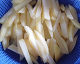 Foto langkah ke 3 dari resep Kentang Goreng.