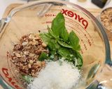 รูปขั้นตอนการทำที่ 2 ของ Almond Basil Pesto sauce