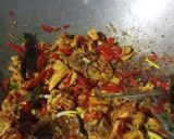 Foto langkah ke 4 dari resep Ayam Suwir Bumbu Rempah.