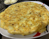Foto del paso 5 de la receta: Tortilla de patatas y ajos tiernos