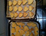 Foto del passaggio 9 della ricetta Biscotti al burro ricoperti di cioccolato fondente