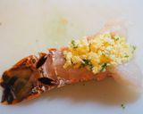 รูปขั้นตอนการทำที่ 2 ของ กุ้งล็อบสเตอร์อบเนยกระเทียม