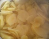 Foto del paso 1 de la receta: Tortilla de papa y ensalada de tomate 🍅
