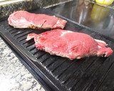 Foto del paso 6 de la receta: Entrecot de vaca rubia gallega en salsa de yogurt