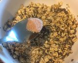 Foto del paso 2 de la receta: Arepa fit de avena con semillas de chía.. rellena de huevos revueltos con vegetales 🍅 y café ☕️