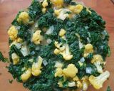 Foto del paso 3 de la receta: Tortilla de huevo con coliflor y kale