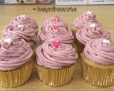 Foto langkah ke 6 dari resep Vanilla Cupcakes with Blueberry Cream Cheese Frosting.