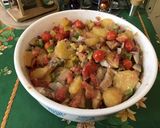 Une image de l'étape 14 de Salade de pommes de terre aux harengs, légumes et câpres.