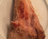 Foto del paso 3 de la receta: Hojaldre relleno de secreto, queso de cabra y cebolla caramelizada