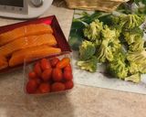 Une image de l'étape 1 de Saumon brocoli tomate cerise sauce parmesan.