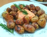 A picture of step 7 of Patató with Rosemary and Brava Sauce.