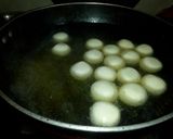 A picture of step 4 of Chocolate flavour rasgulla.