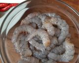 Foto langkah ke 1 dari resep Tumis Udang Jamur Shiitake.
