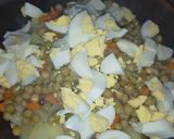 Foto del paso 3 de la receta: Pollo al horno saborizado con 2 ensaladas