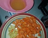 A picture of step 1 of Carrot Orange juice.