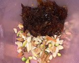 குல்கந்த் தேங்காய் லட்டு ரெசிபி ஸ்டேப் 1 புகைப்படம்