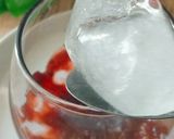 Foto langkah ke 2 dari resep Strawberry Creamy Matcha.