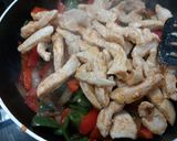 Foto del paso 2 de la receta: Fajitas de pollo mexicanas, sin picante