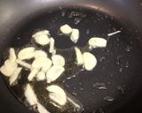 A picture of step 2 of ☆Cabbage and Sausage Pasta☆.