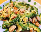 Hình bước làm 3 của món Mướp đắng xào trứng xúc xích