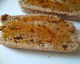 Foto del paso 1 de la receta Tostadas con aguacate y fresas