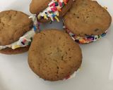 A picture of step 4 of Chocolate chip ice cream cookies.