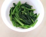 韓式小菜-涼拌麻香杏仁菠菜的食譜步驟1照片