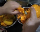 A picture of step 2 of Mango cashew milk shake.