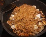 Foto del paso 5 de la receta: Noodles con marisco