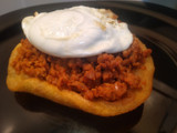 Tortos con picadillo y huevo