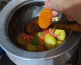 A picture of step 4 of Aloo Methi.