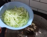 Foto langkah ke 2 dari resep Tumis Labu Siam Tempe.