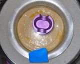A picture of step 5 of Banana cake.