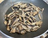 Foto del passaggio 2 della ricetta Scaloppine di seitan ai funghi 🍄 🇺🇦☮️🏳️‍🌈
