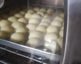 Foto langkah ke 3 dari resep Double Milky Cookies.