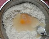 Foto langkah ke 2 dari resep Roti Gulung Keju kismis.