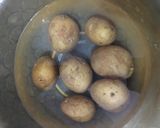 લસણીયા બટાકી ના ભજીયા (Lasaniya Bataki Bhajiya Recipe In Gujarati) રેસીપી સ્ટેપ1ફોટો