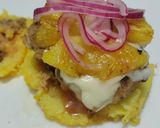 Foto del paso 10 de la receta: Arepa🫓burger🍔de pollo🥯🍗🍍🧀🧄