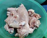 A picture of step 1 of Dahi chicken.