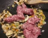 Bucatini con ragú di salsiccia e funghi recipe step 2 photo