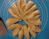 Foto langkah ke 3 dari resep Cheesy mini bread sticks.