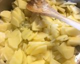 Krumplifőzelék sült sonkával recept fázis 1 fotója